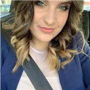 Insegnante di economia impartisce lezioni privato da remoto